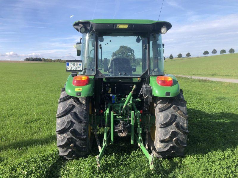 John Deere 5075E