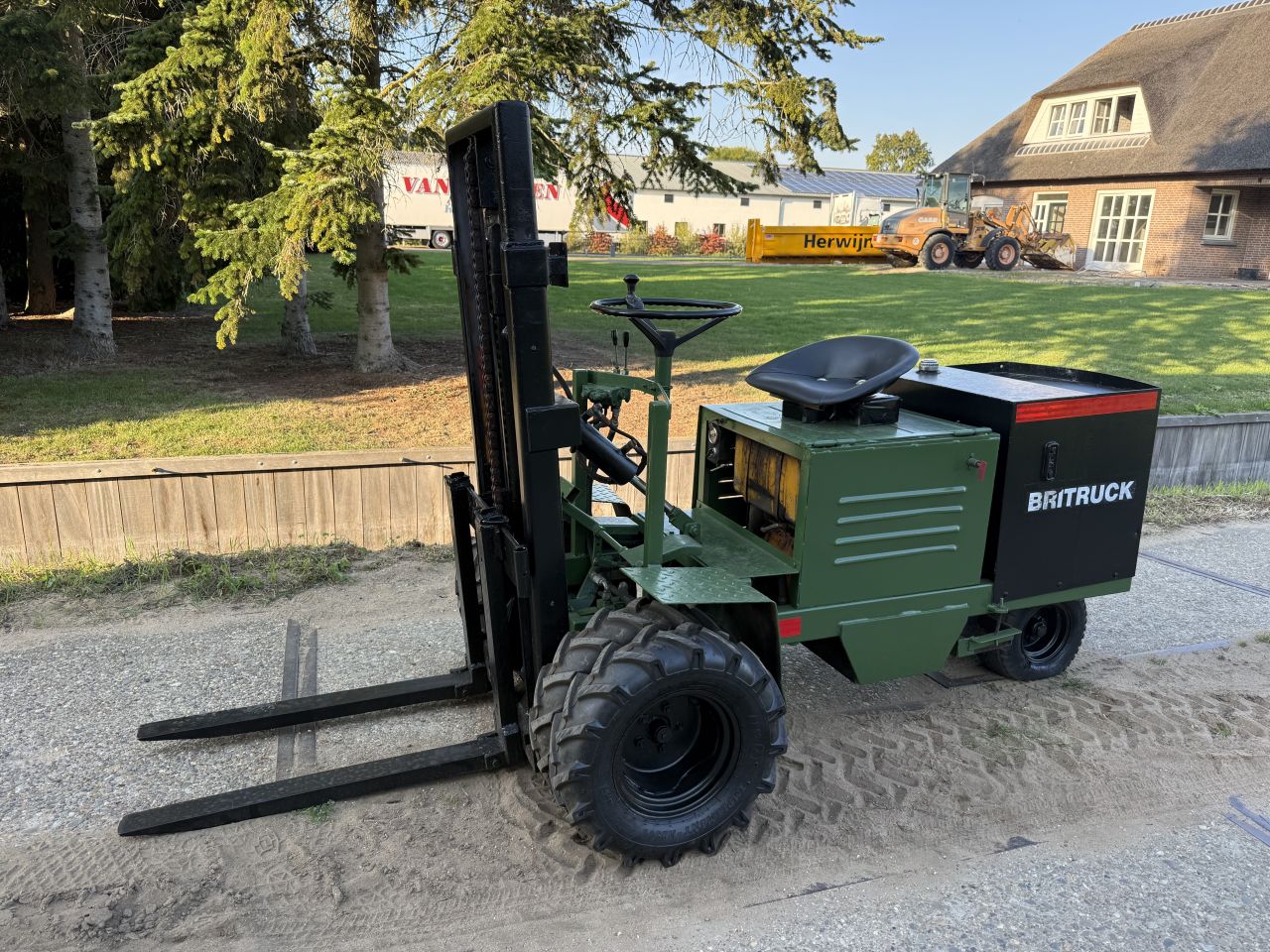 Britruck diesel Ruwterrein heftruck