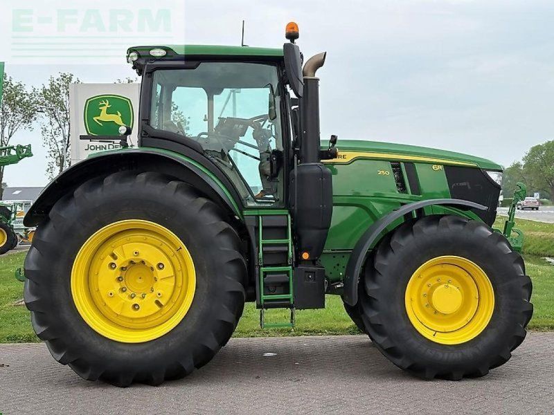 John Deere 6r 250