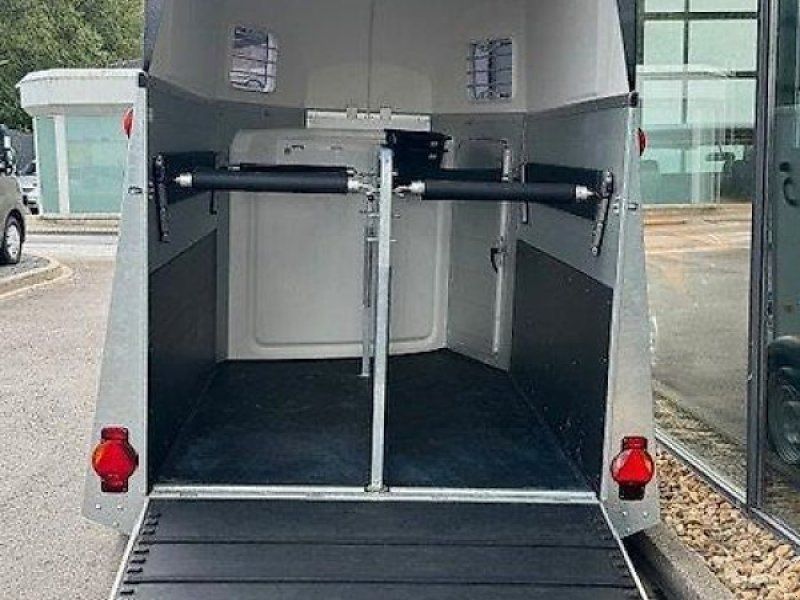 Humbaur XANTHOS AERO 2 Pferde Alu 1. Hand 2,4t.