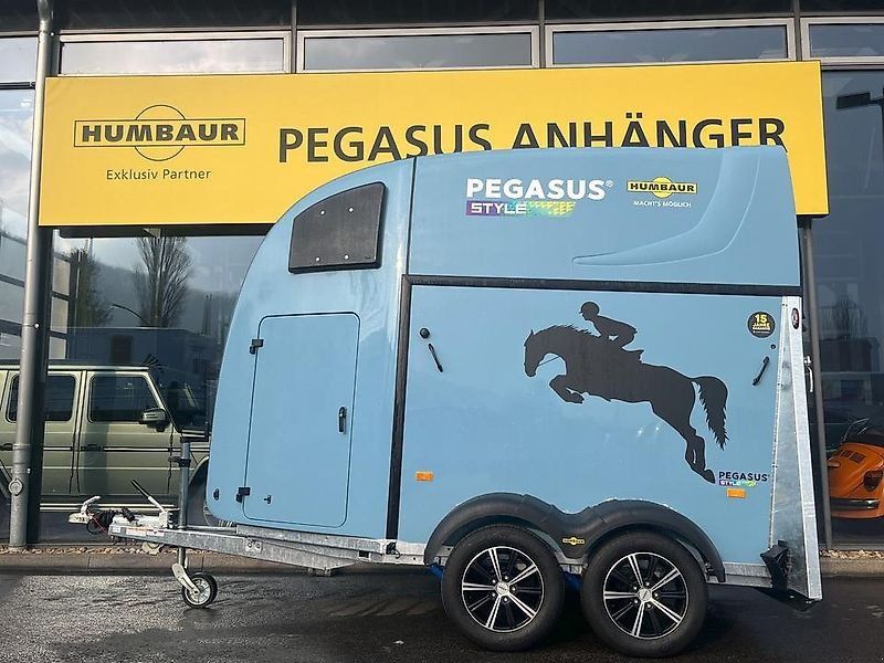 Humbaur Pegasus Style 2-Pferde 2,4t Neu Vollpoly