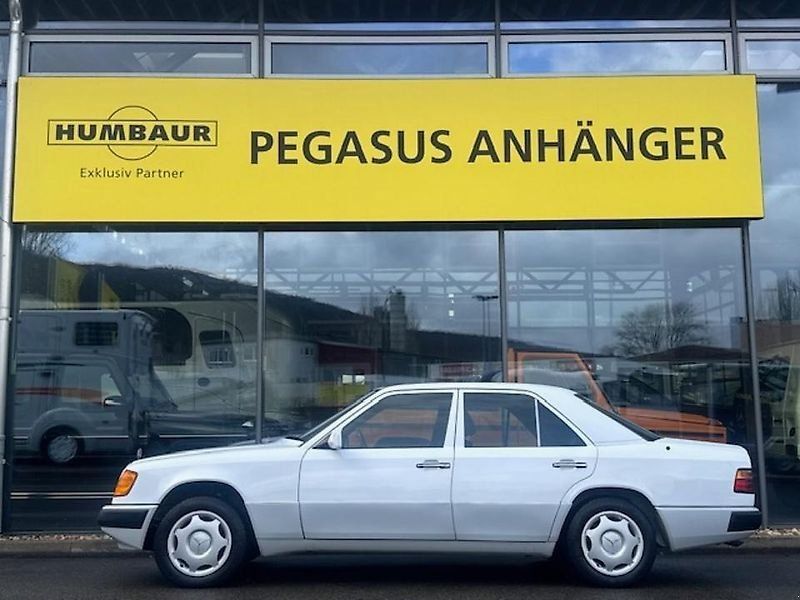 Mercedes Benz 260 E w124 Limousine PKW Oldtimer AHK