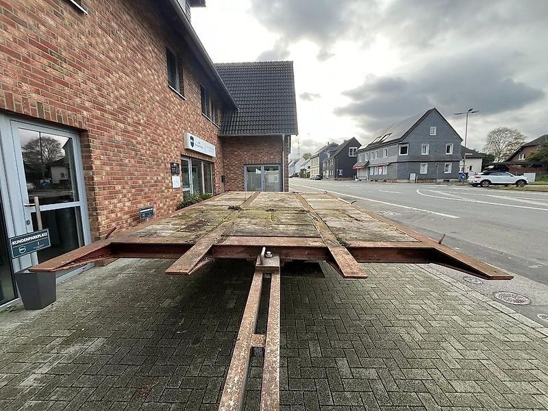 Hilden  1 Achs kippbar Anhänger 12t.