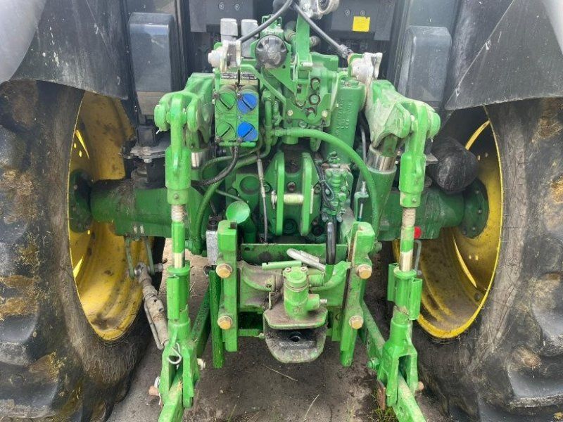 John Deere 6125M