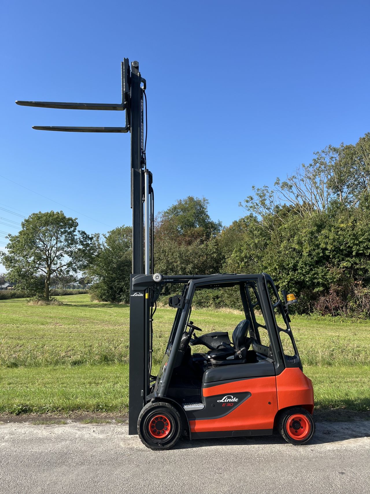 Linde E30-01 elektrische heftruck triplo sideshift 2338 uur!