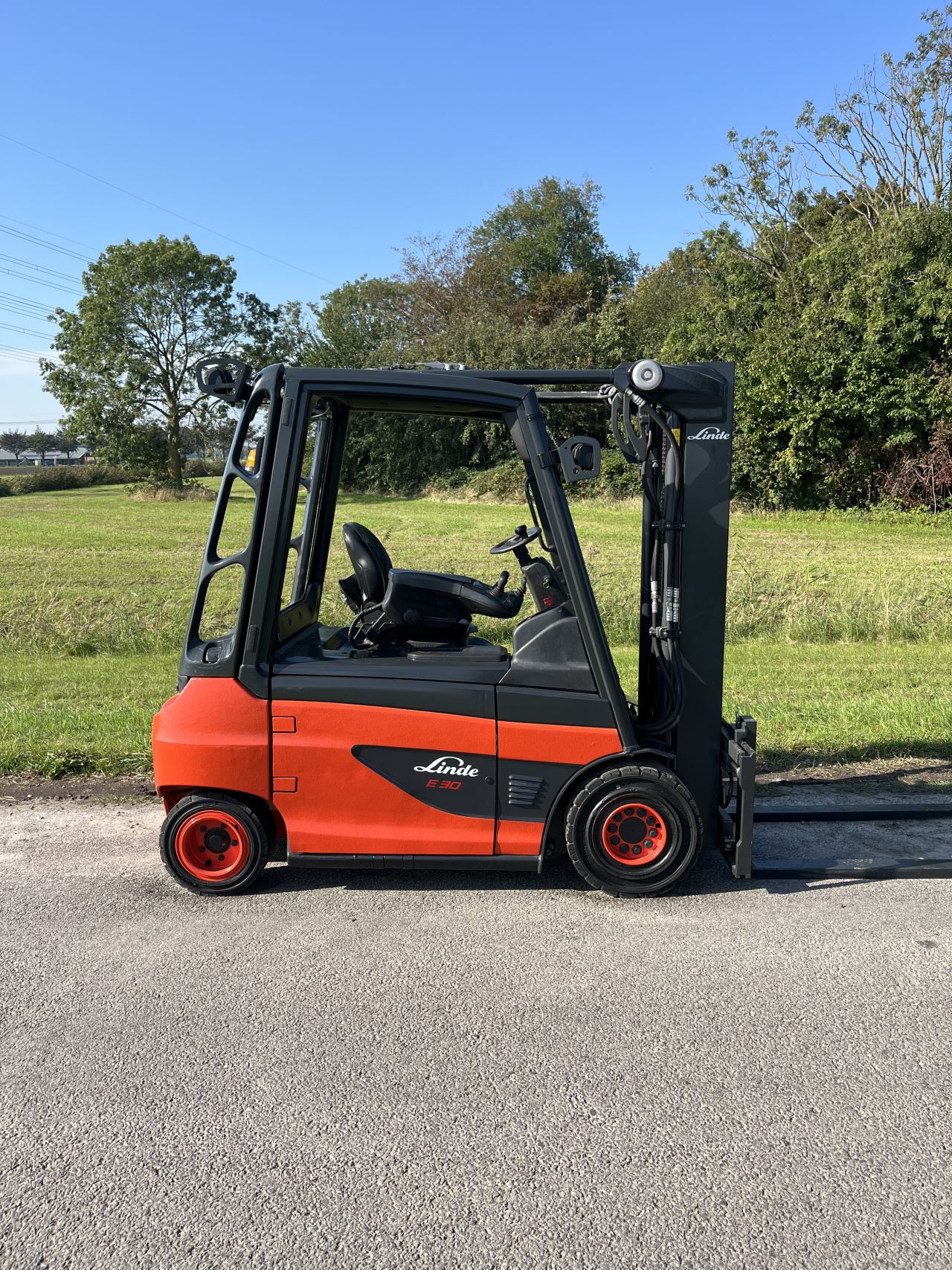 Linde E30-01 elektrische heftruck triplo sideshift 2338 uur!