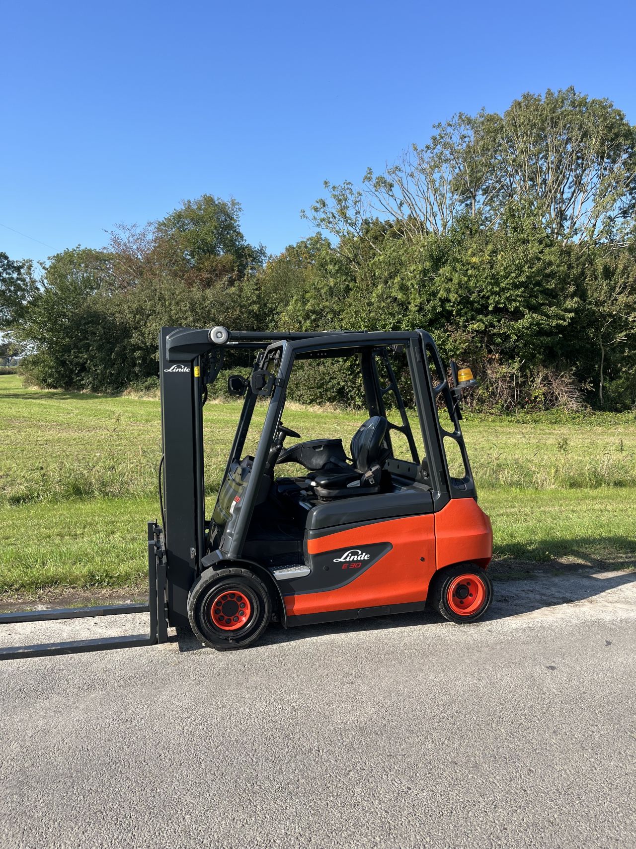 Linde E30-01 elektrische heftruck triplo sideshift 2338 uur!
