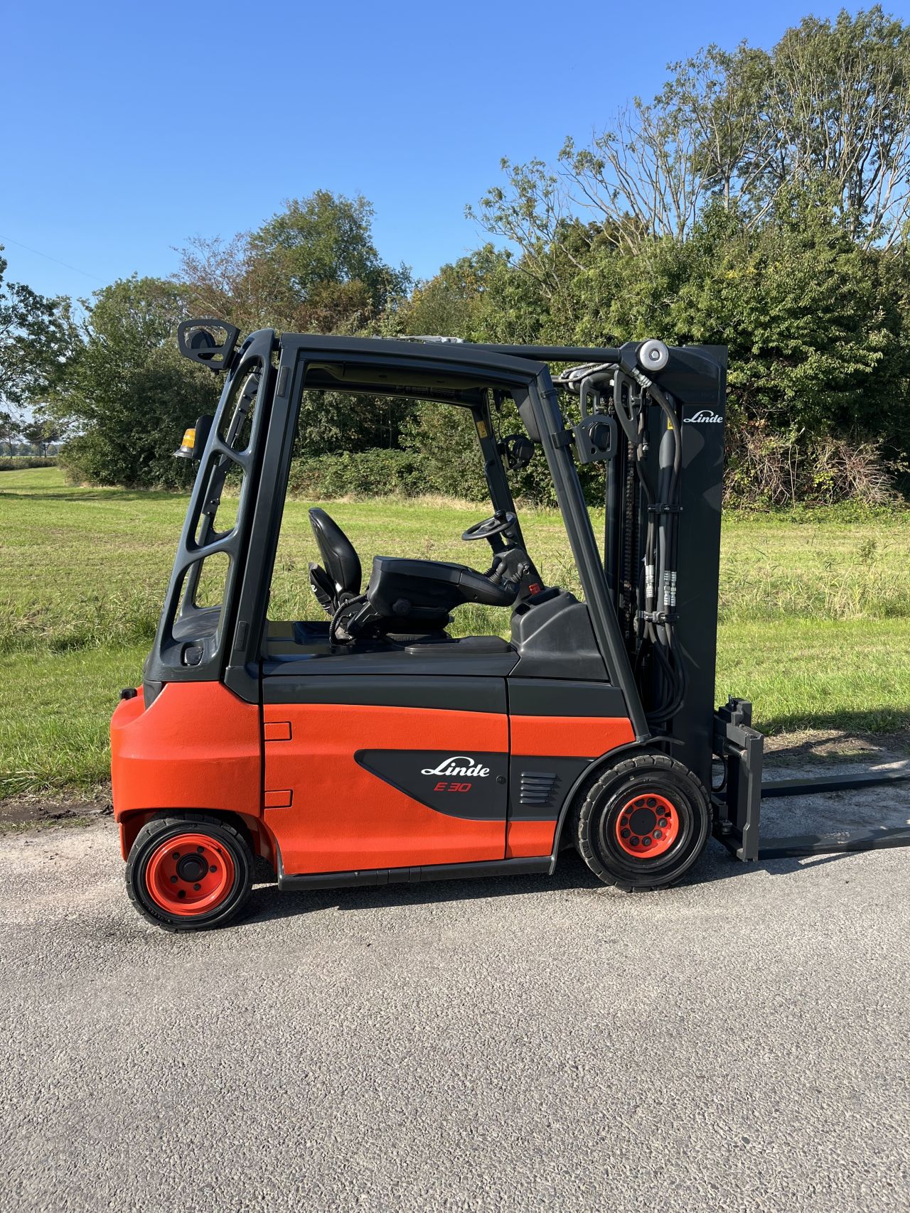 Linde E30-01 elektrische heftruck triplo sideshift 2338 uur!