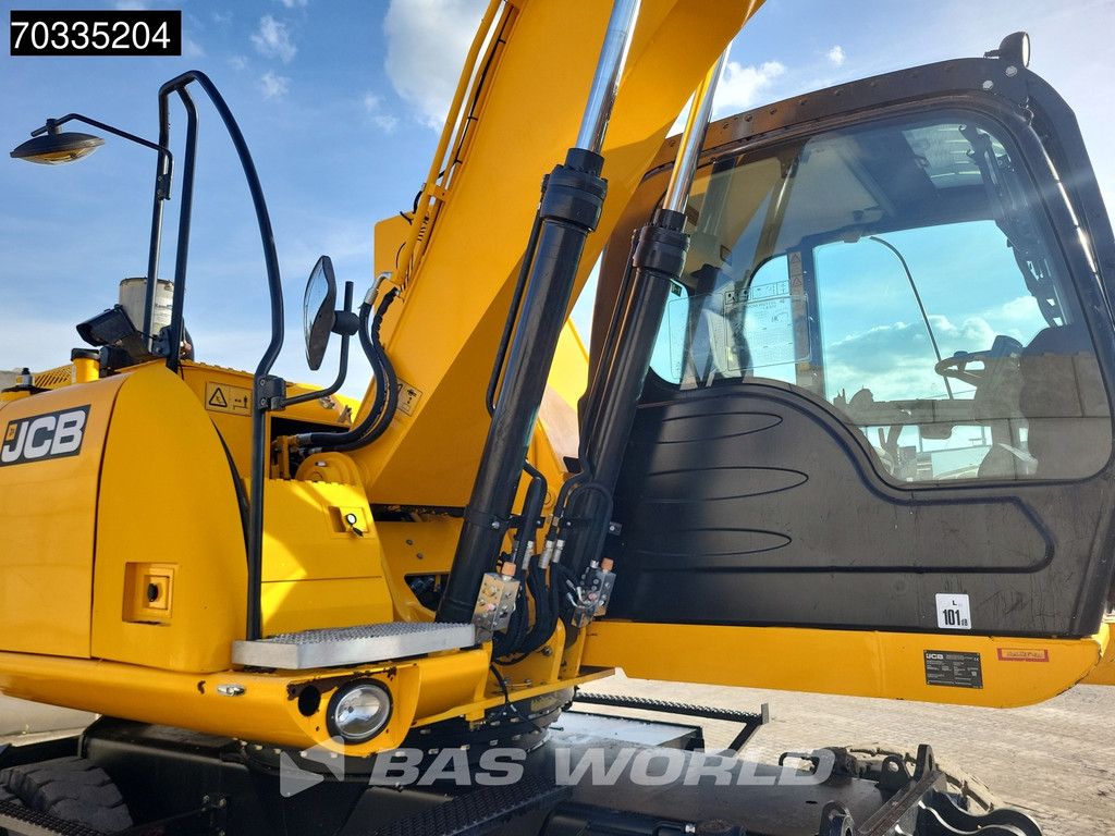 JCB JS175 W Lift Cabin