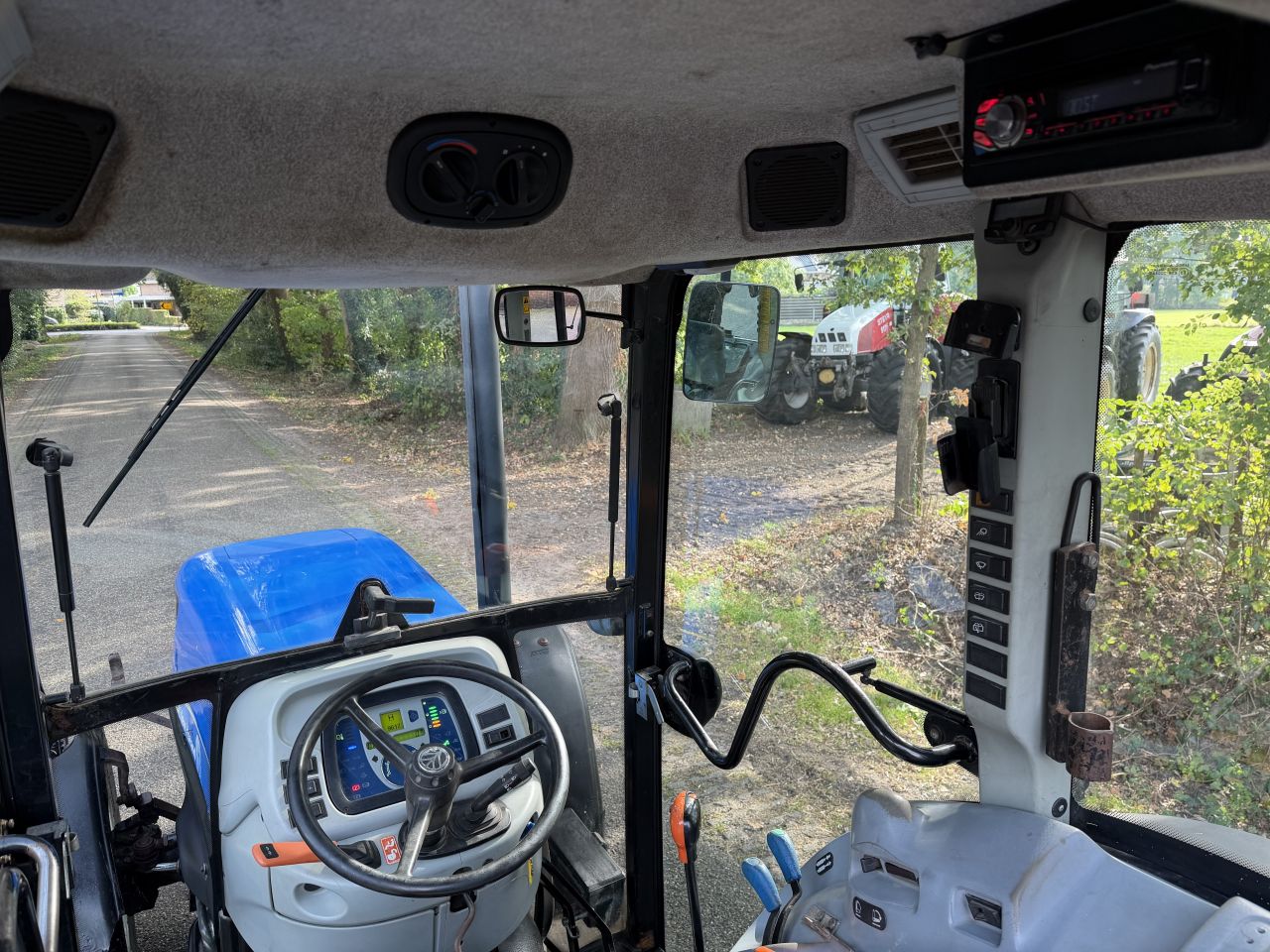 New Holland T4030F
