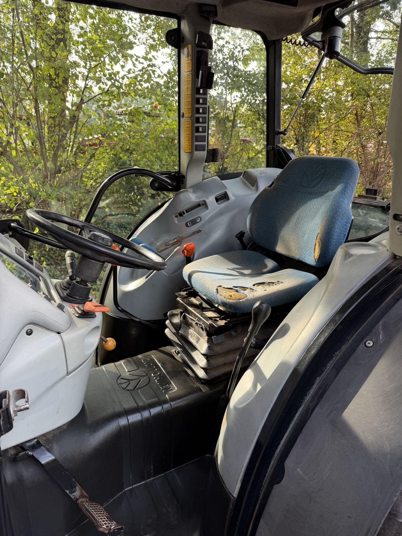 New Holland T4030F