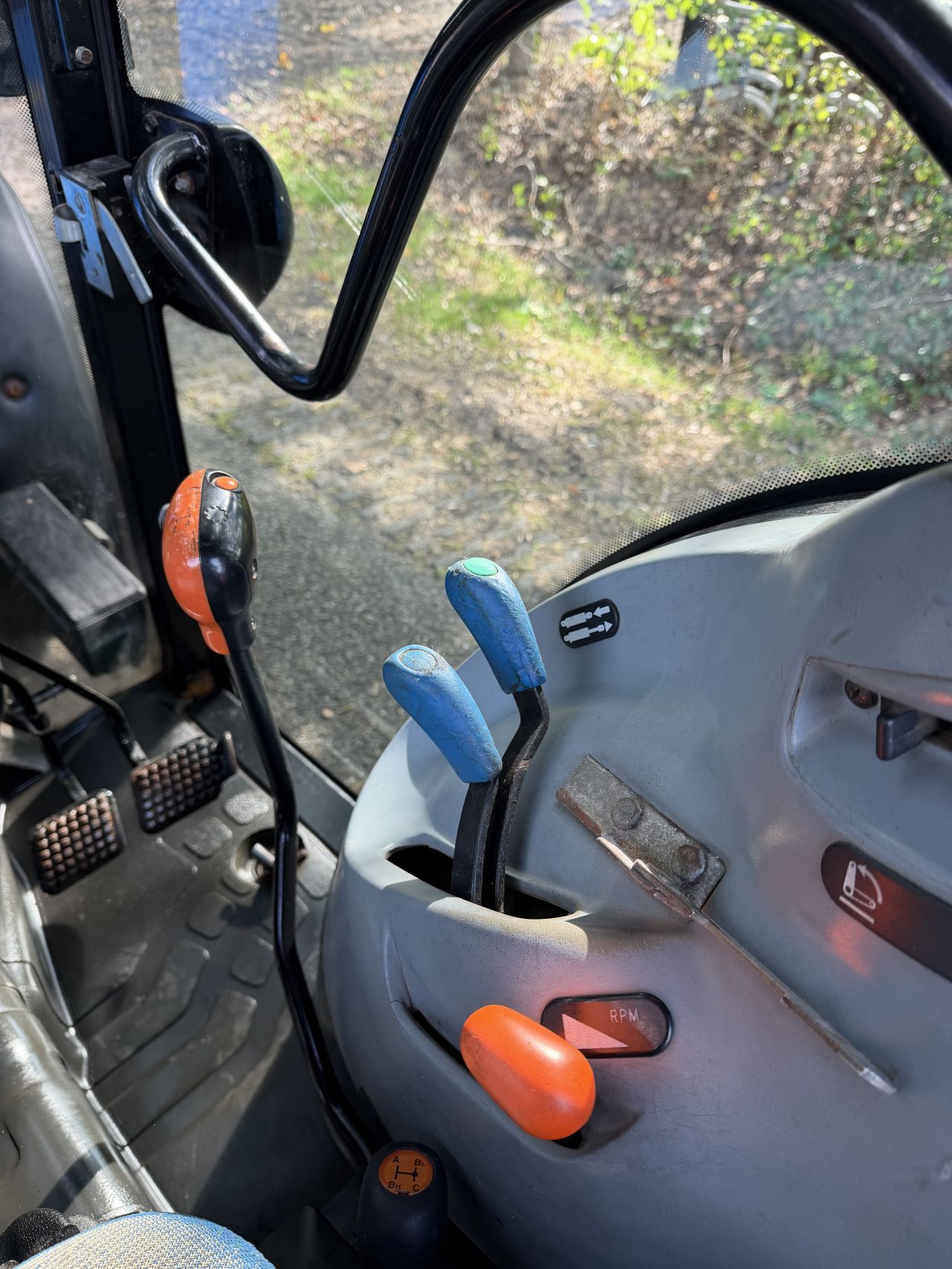 New Holland T4030F