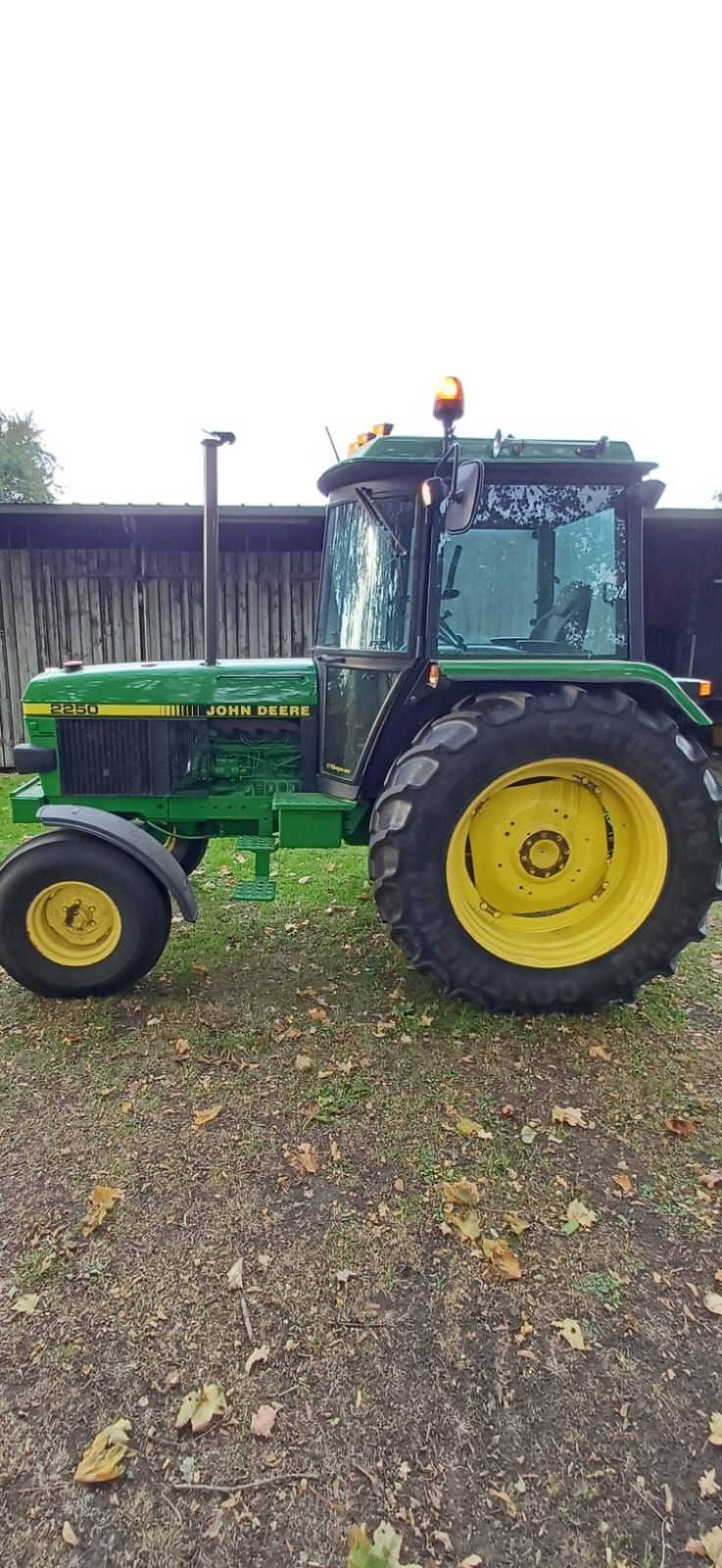 John Deere 2250