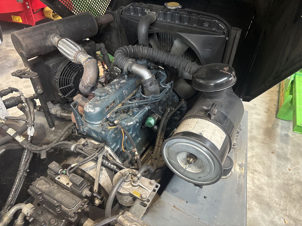 Giant V4501 kniklader