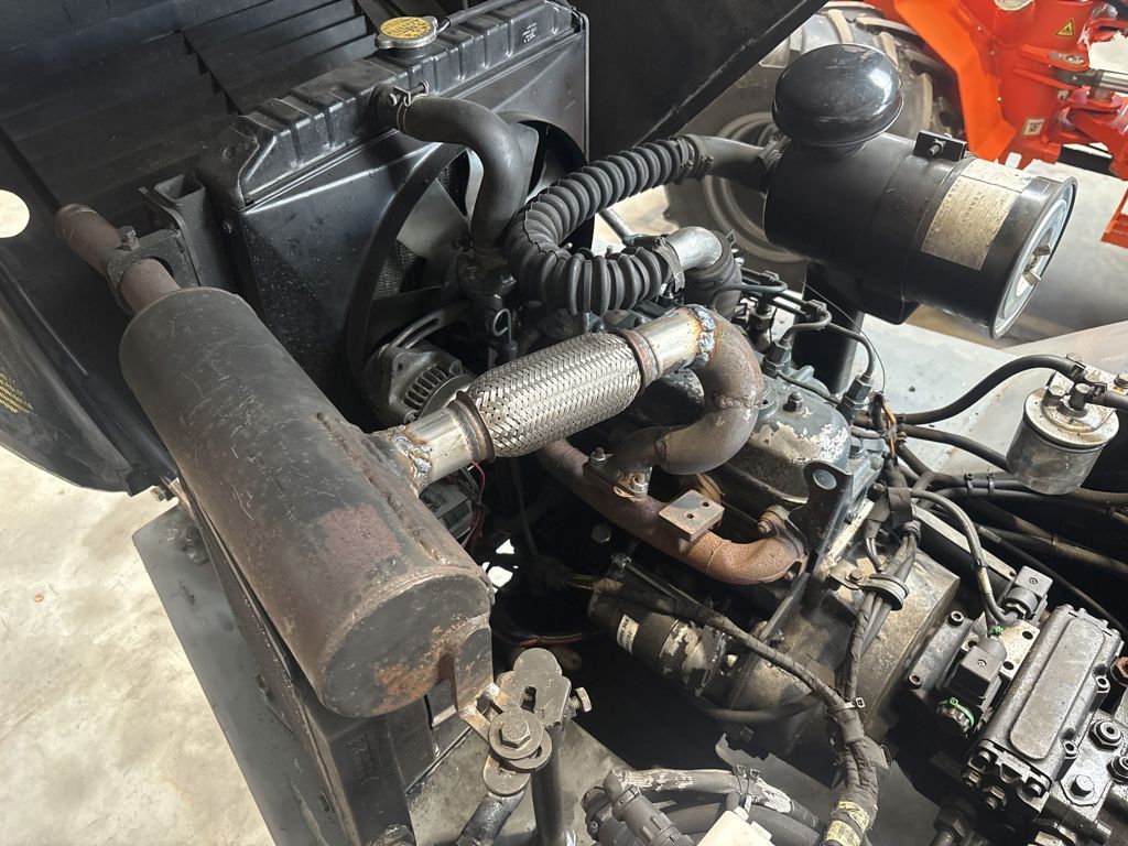 Giant V4501 kniklader