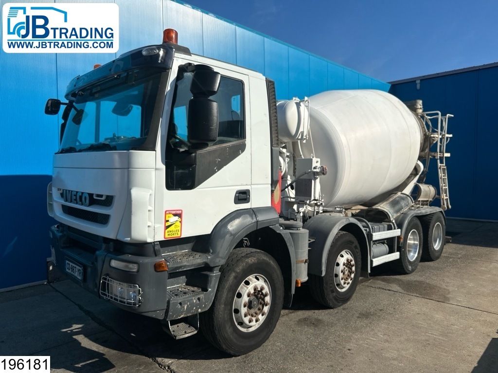 Iveco Trakker 8x4, Baruval 9m3, Manual transmission