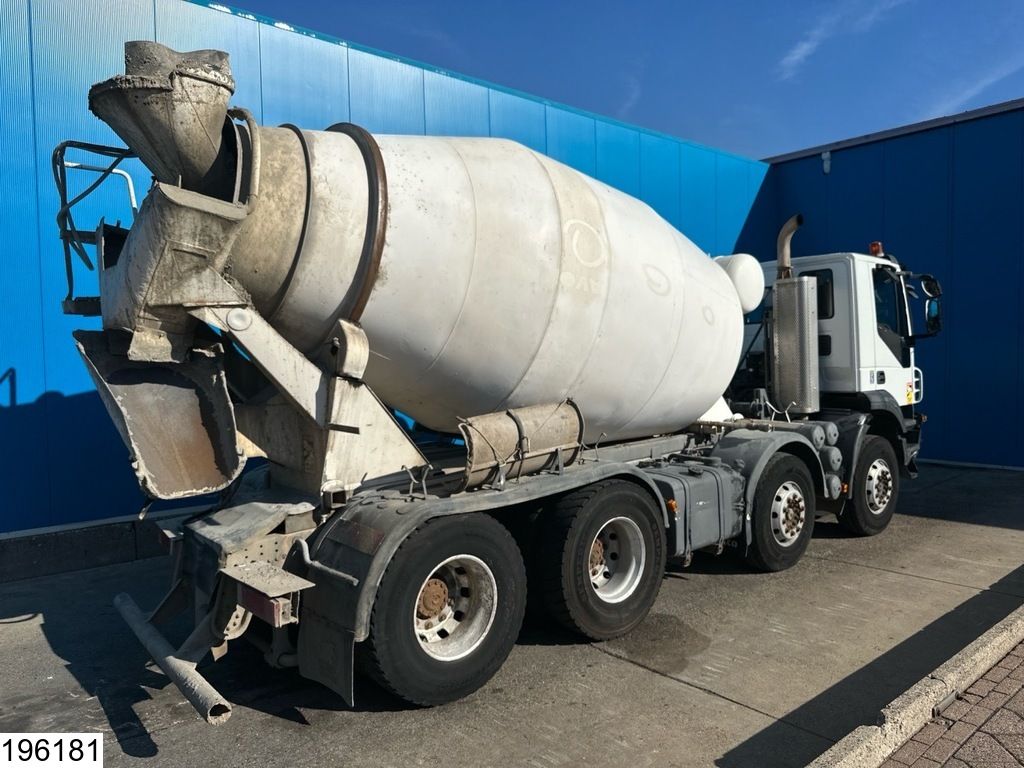 Iveco Trakker 8x4, Baruval 9m3, Manual transmission