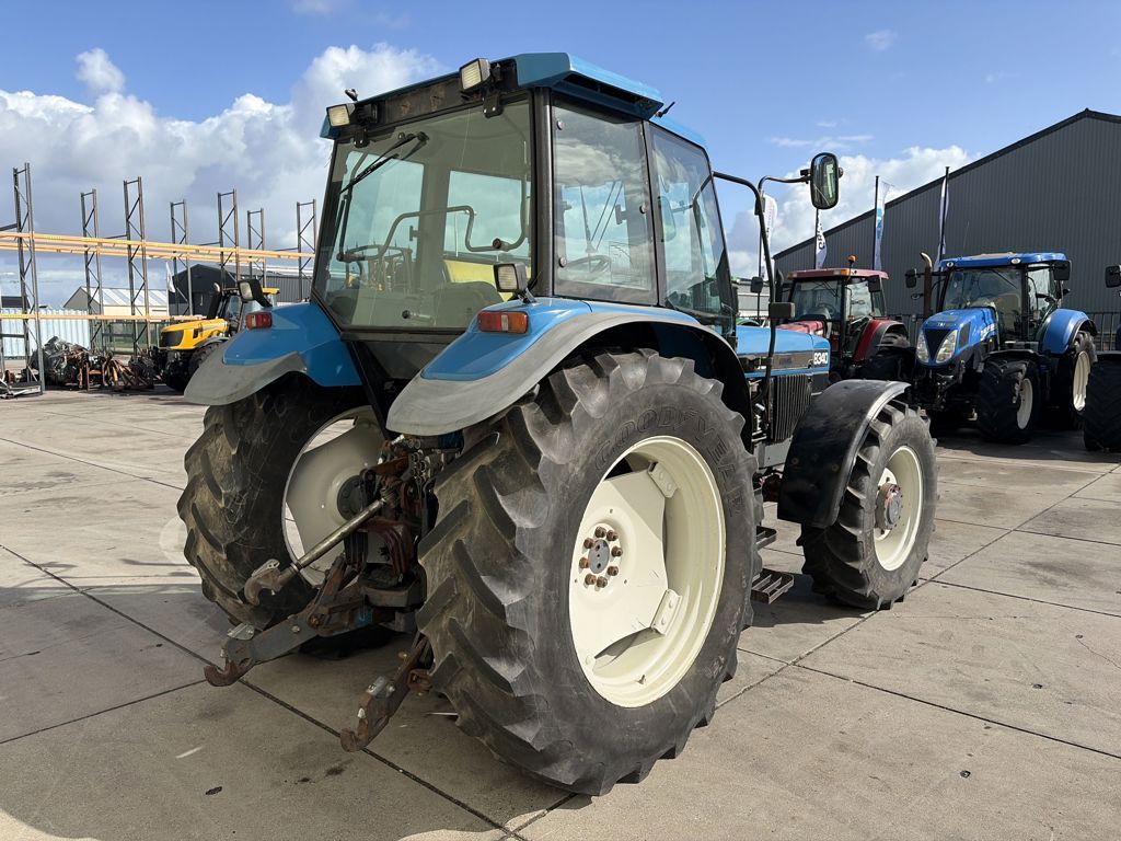 New Holland 8340 SLE