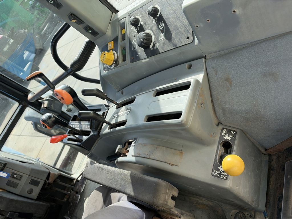New Holland 8340 SLE