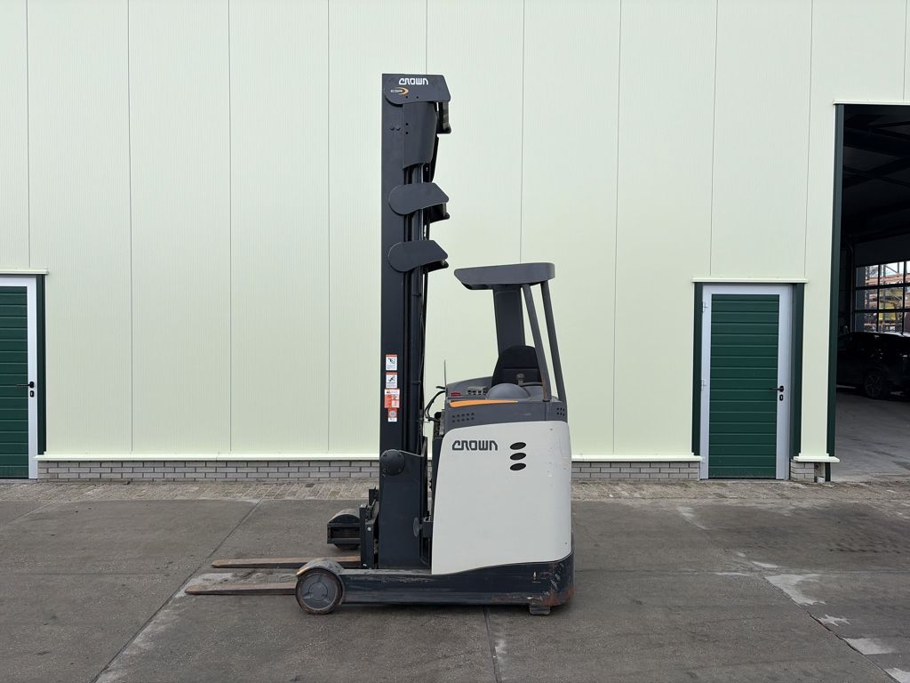 Crown Heftruck ESR 5240-14 Reachtruck