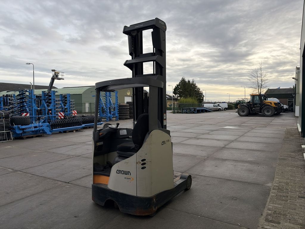 Crown Heftruck ESR 5240-14 Reachtruck