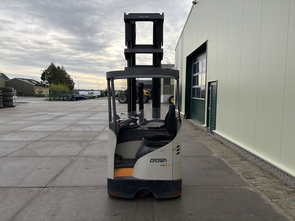Crown Heftruck ESR 5240-14 Reachtruck