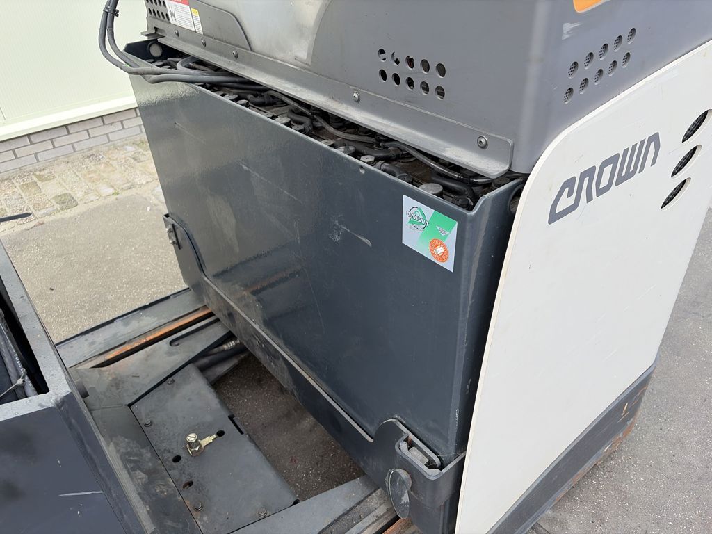Crown Heftruck ESR 5240-14 Reachtruck