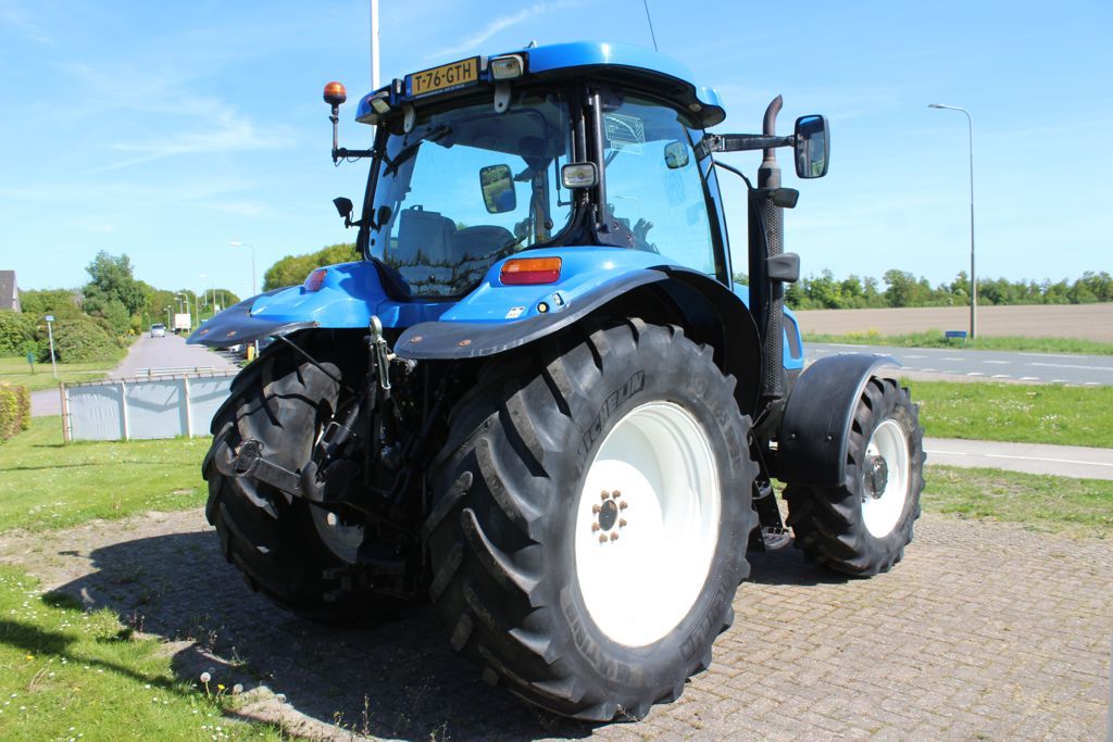 New Holland TS135A