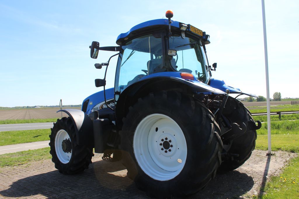 New Holland TS135A