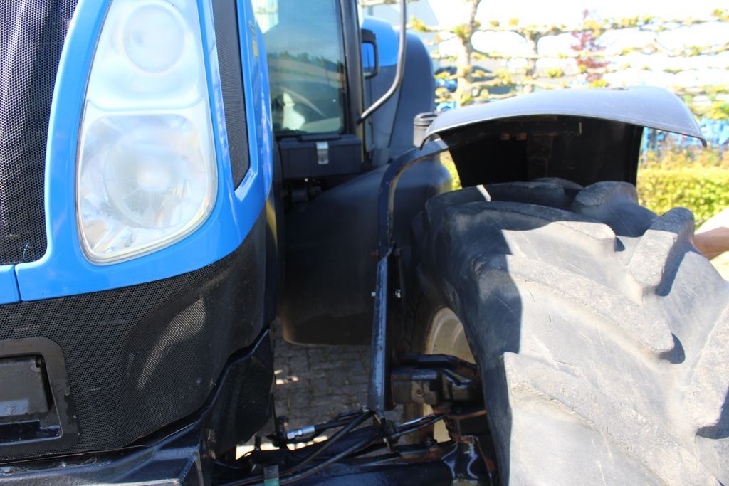 New Holland TS135A