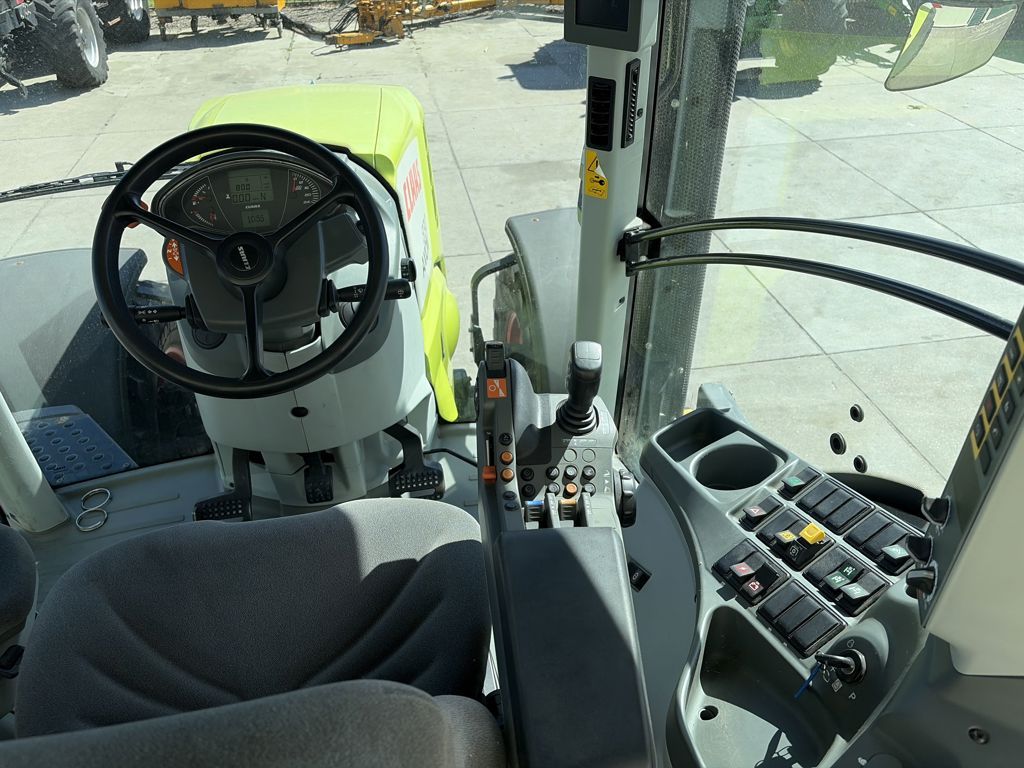 Claas Axion 830 CMATIC