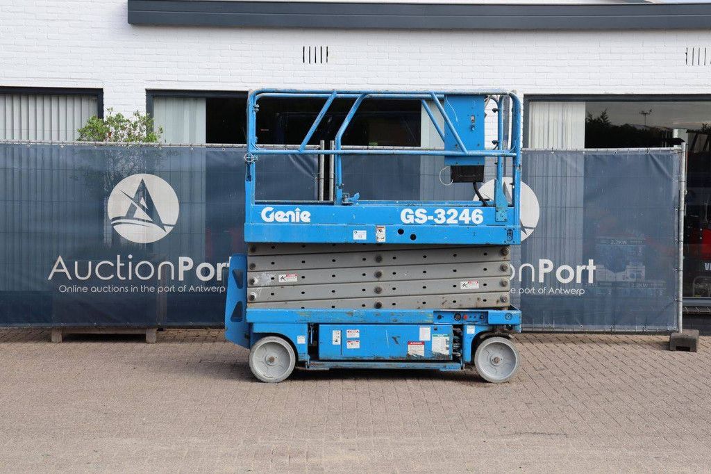 Genie GS-3246 Elektrische Scherenbühne 318 kg 11,6 m 2000