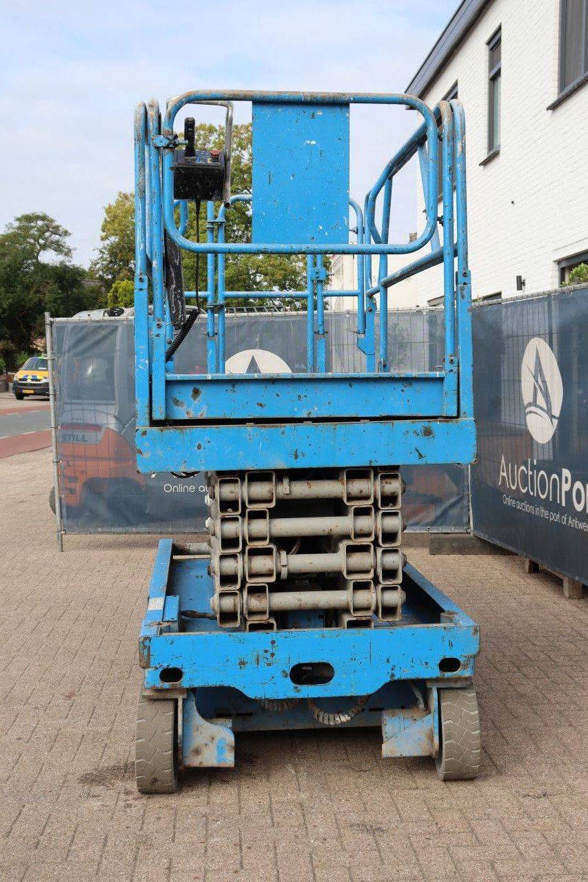Genie GS-3246 Elektrische Scherenbühne 318 kg 11,6 m 2000