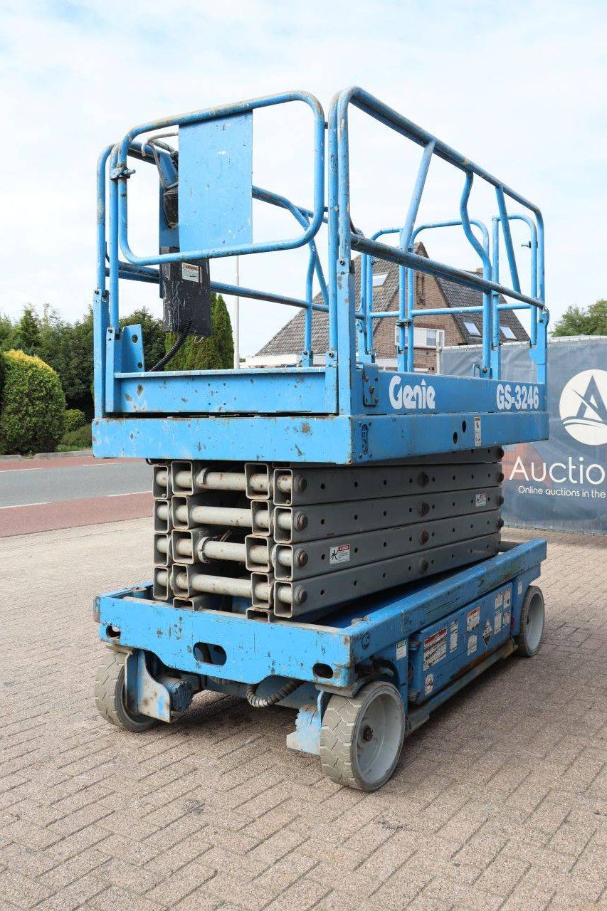 Genie GS-3246 Elektrische Scherenbühne 318 kg 11,6 m 2000