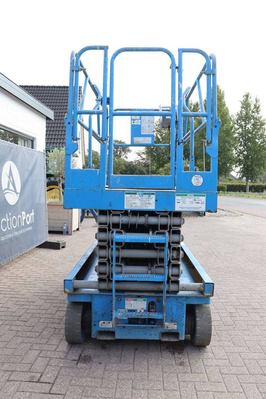 Genie GS-3246 Elektrische Scherenbühne 318 kg 11,6 m 2000