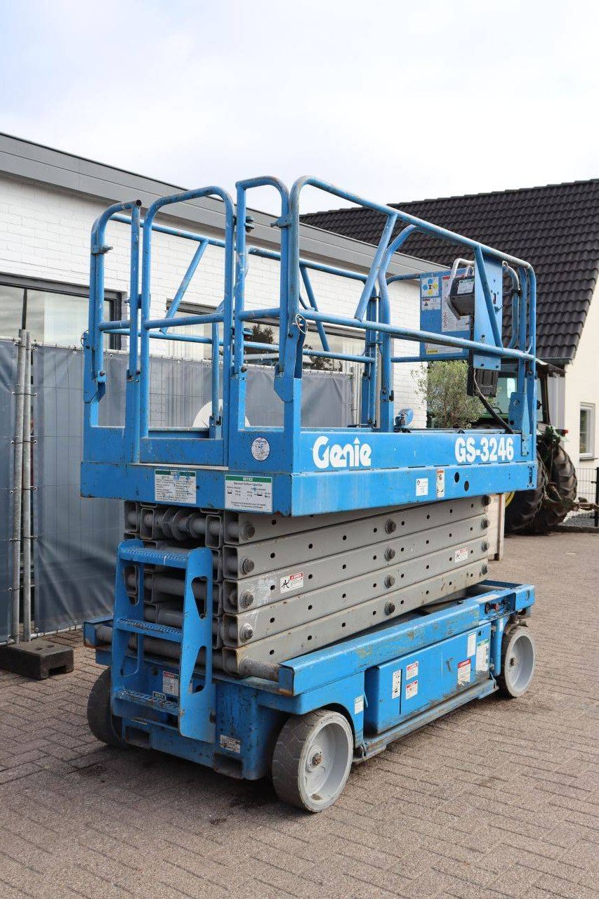 Genie GS-3246 Elektrische Scherenbühne 318 kg 11,6 m 2000