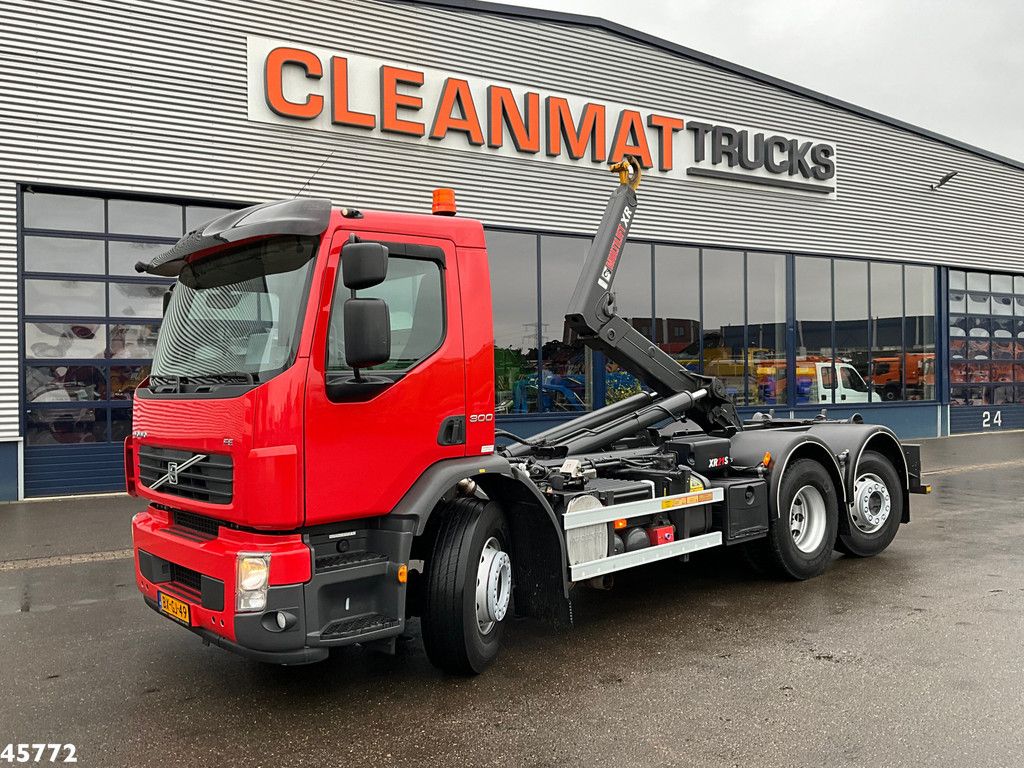 Volvo FE 300 Multilift 21 Ton haakarmsysteem Ex-Brandweer Just 25.868 km! Like New!