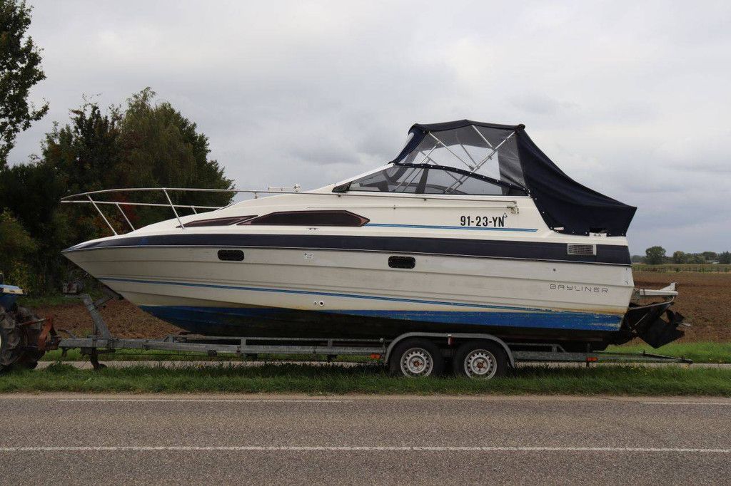 Speedboat Bayliner 91-23-YN Gasoline With Trailer Knott GmbH KF27