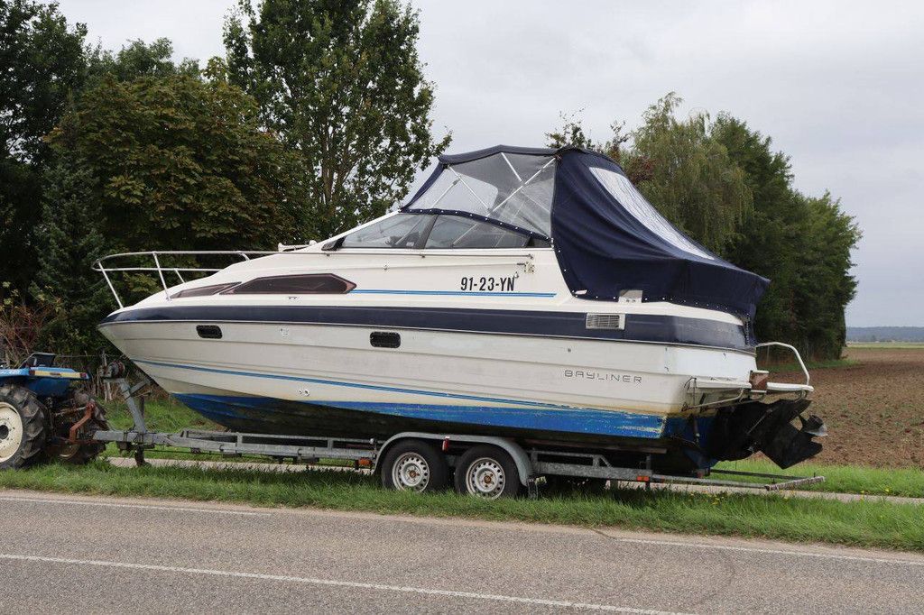 Speedboat Bayliner 91-23-YN Gasoline With Trailer Knott GmbH KF27