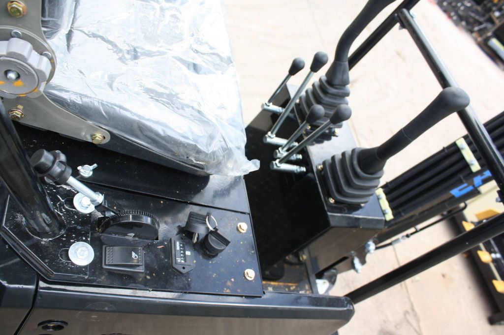 Mini Excavator Eagle EB14 Diesel 2026 New Demo