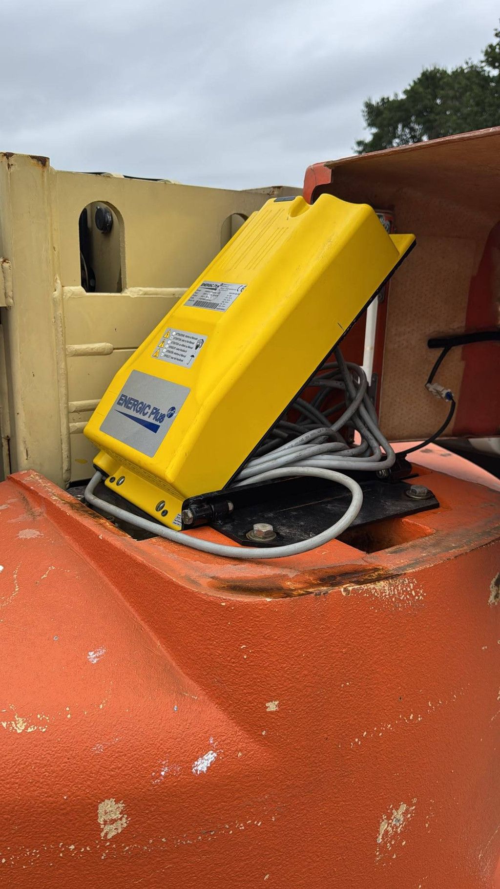JLG Toucan 1210 Electric Mast Lift 200kg 12m 2007