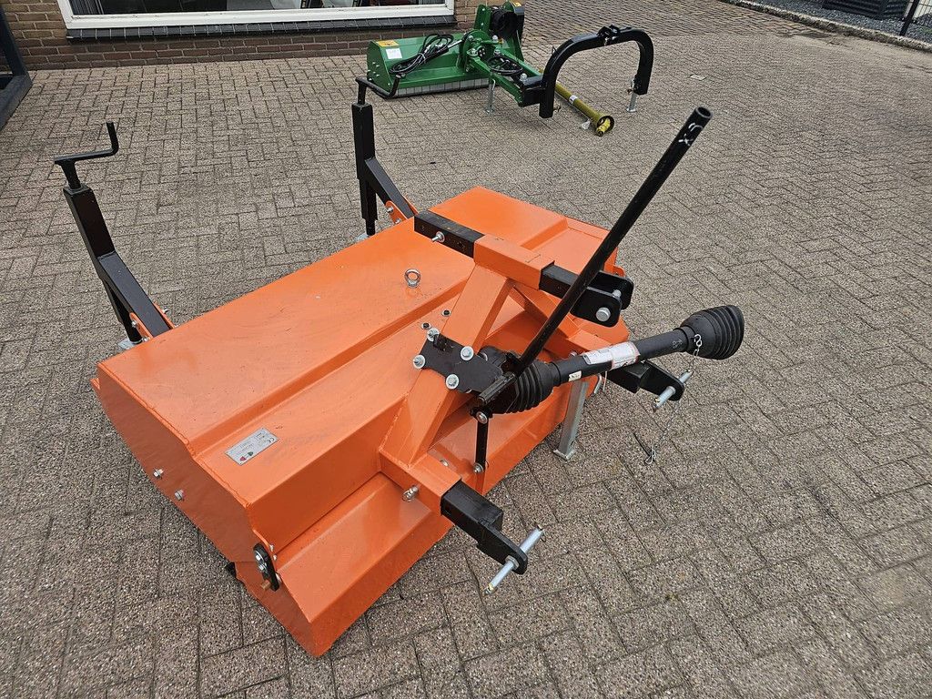 Kehrbürste Boxer VM150 2023 mit Zapfwelle