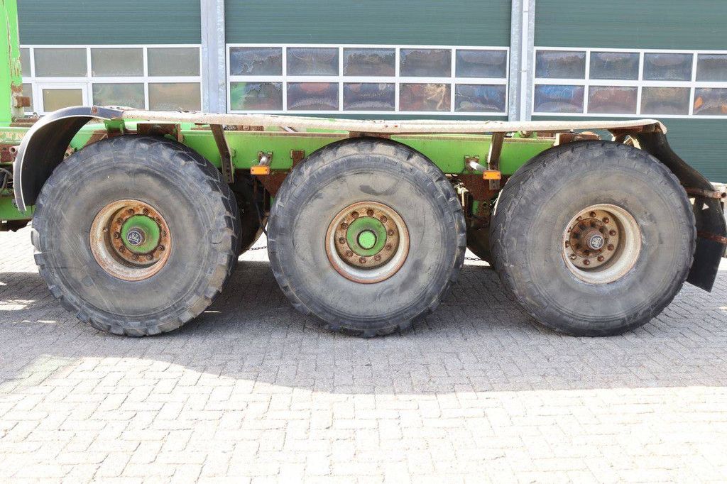 Agricultural chassis Joskin 16-24TRS 2009 with hook lift system