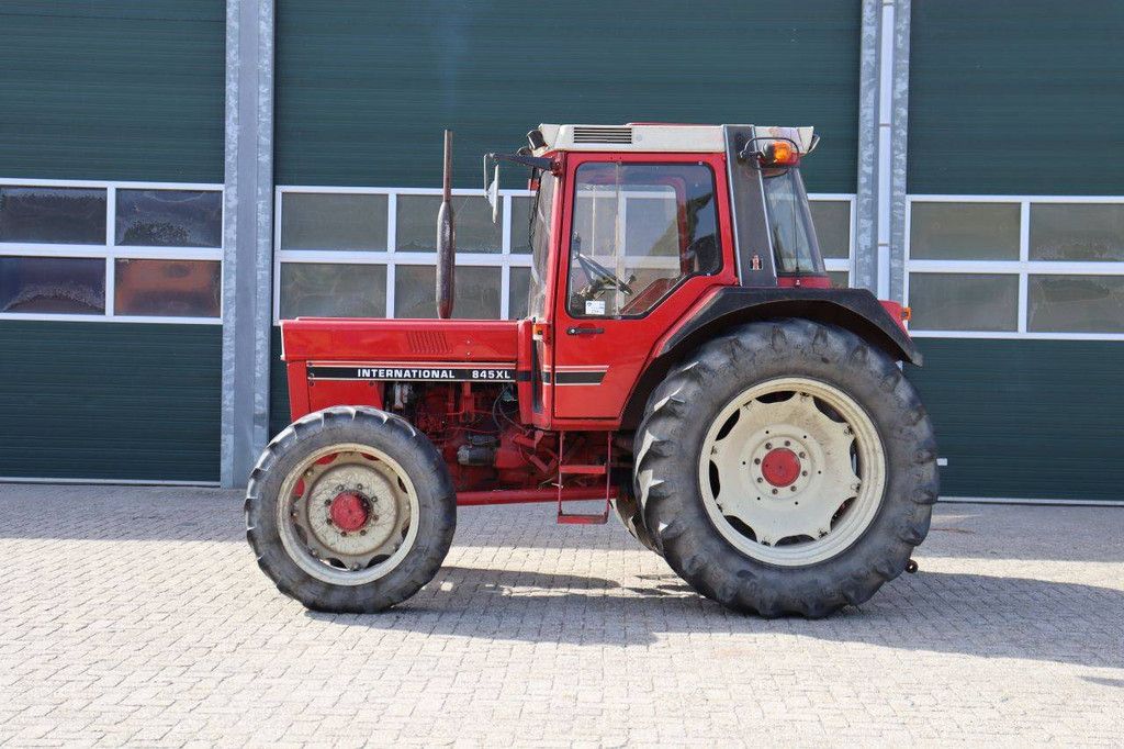 Tractor International Harvester IH 845AXLF Diesel 59kW 1983