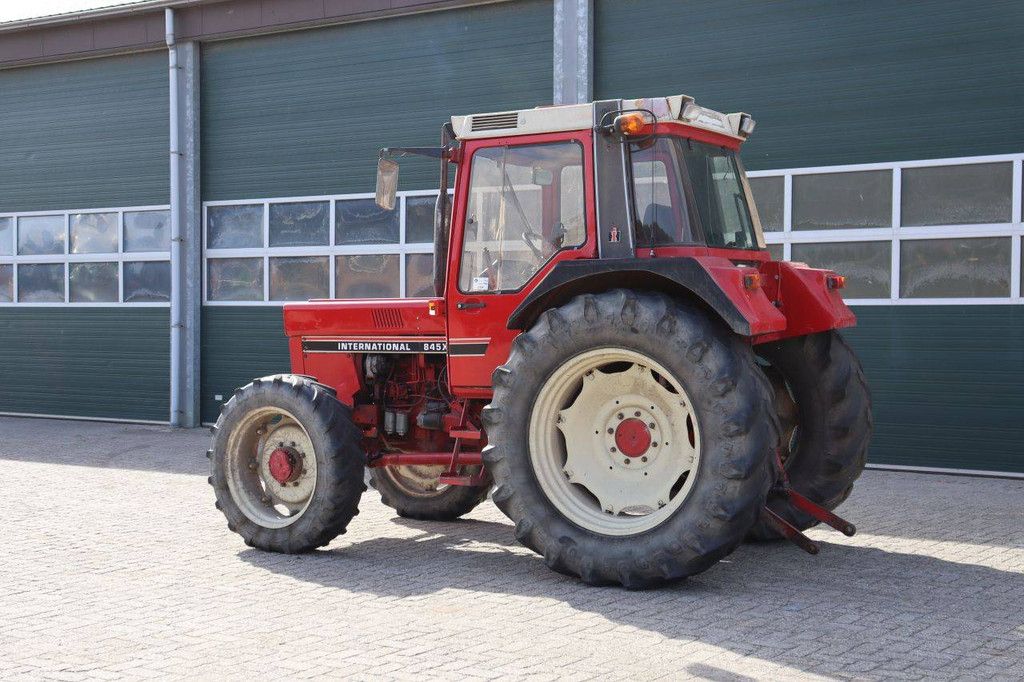 Tractor International Harvester IH 845AXLF Diesel 59kW 1983