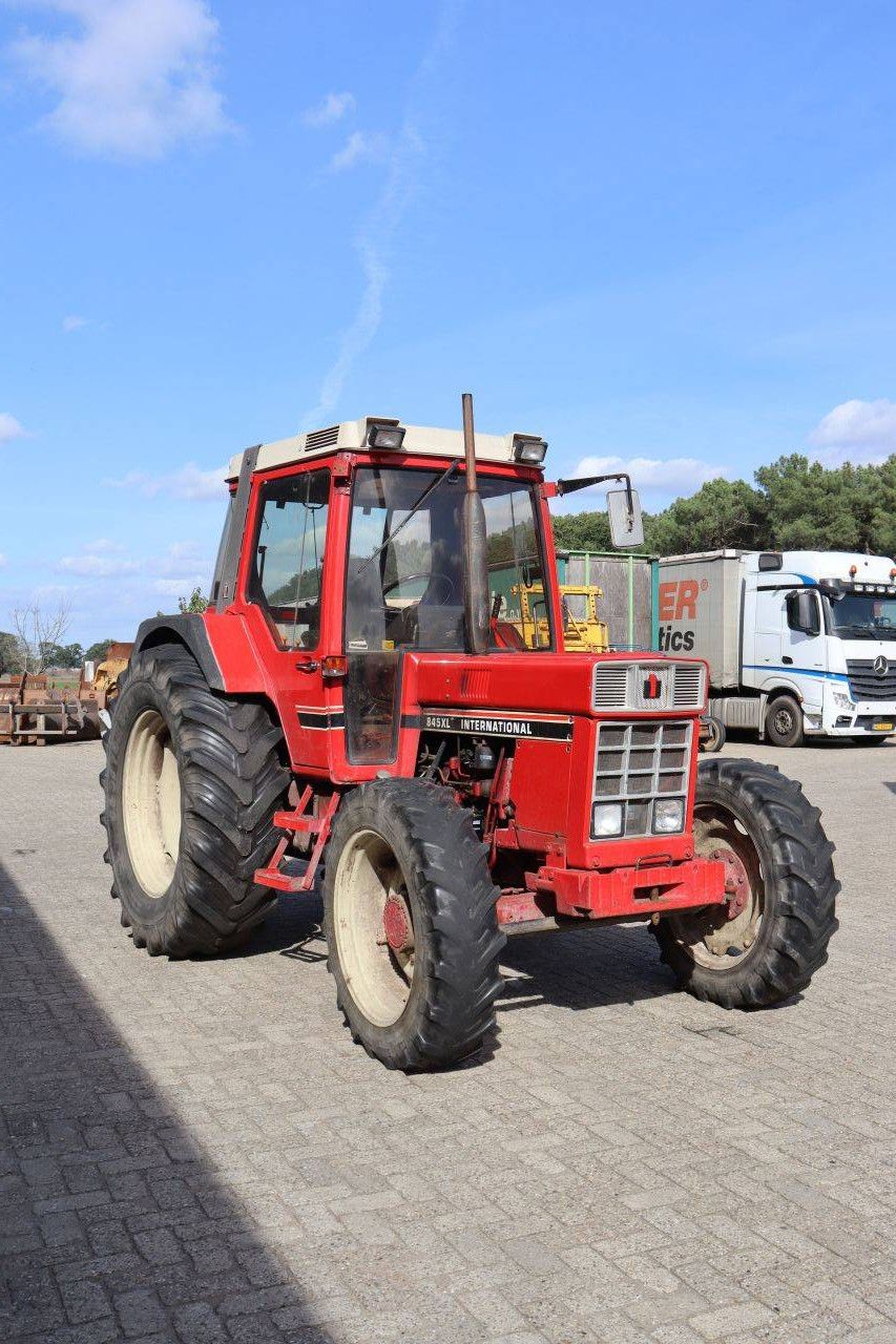 Tractor International Harvester IH 845AXLF Diesel 59kW 1983