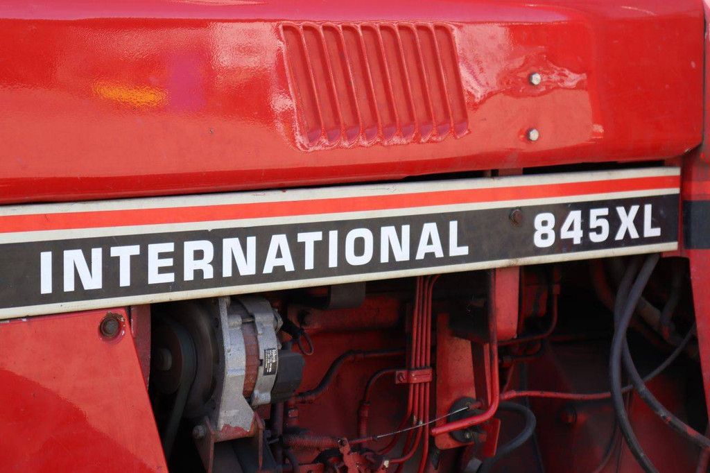 Tractor International Harvester IH 845AXLF Diesel 59kW 1983