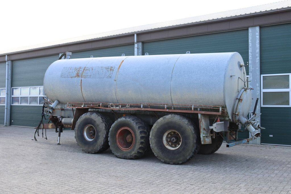 Slurry tank Dezeure B22 LL 1992
