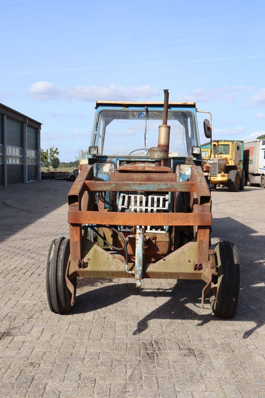 Ford 5000 Diesel-Sattelzugmaschine, Baujahr 1970, mit Anhänger