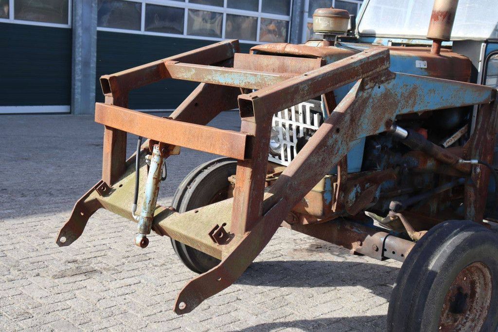 Ford 5000 Diesel-Sattelzugmaschine, Baujahr 1970, mit Anhänger